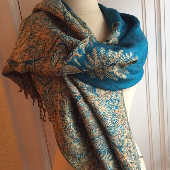 Turquoise Paisley Pashmina - Picture 2 of 6
